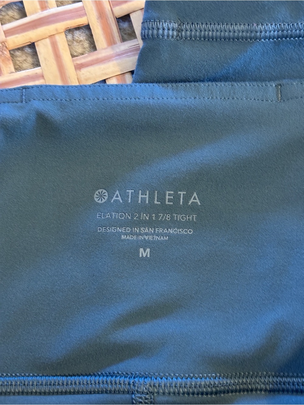 Athleta Elation 2-in-1 7/8 leggings - Picture 3 of 6